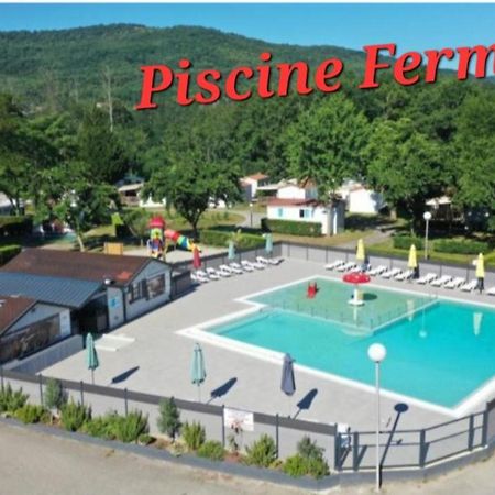 Hotel Chalet Pour 5 Personnes Equipe Sur Emplacement Privatif Dans Camping 4 Etoiles Appartenant Et Gere Par Un Particulier Foix Exterior foto