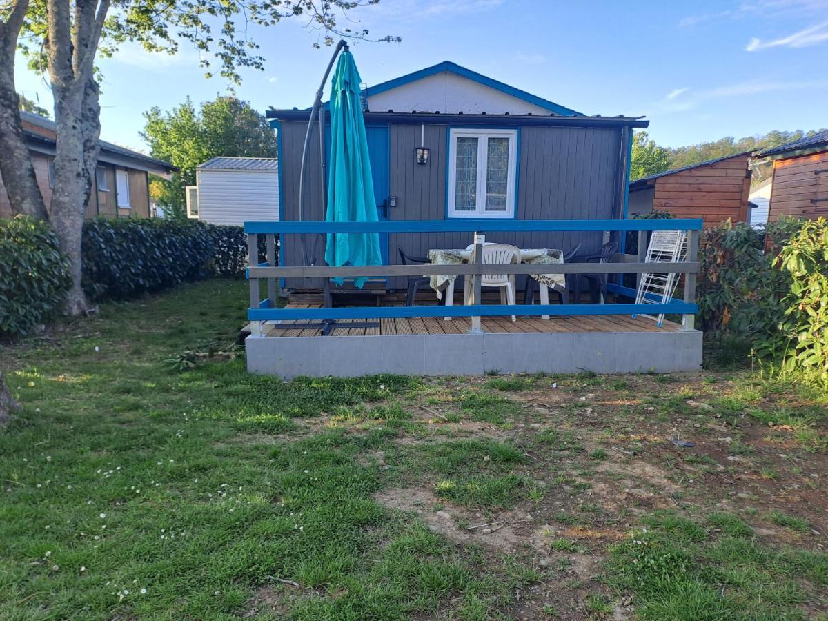 Hotel Chalet Pour 5 Personnes Equipe Sur Emplacement Privatif Dans Camping 4 Etoiles Appartenant Et Gere Par Un Particulier Foix Exterior foto