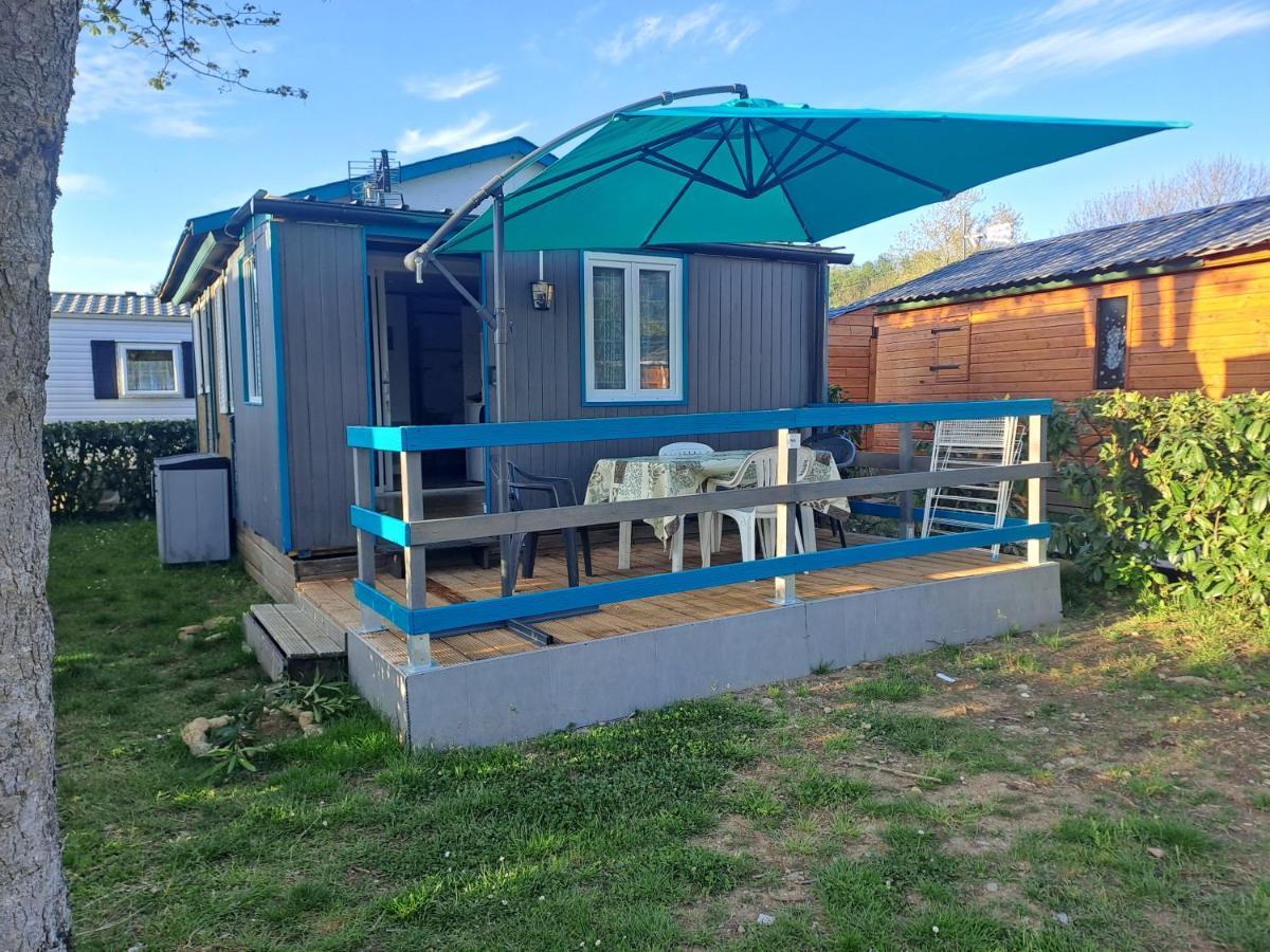 Hotel Chalet Pour 5 Personnes Equipe Sur Emplacement Privatif Dans Camping 4 Etoiles Appartenant Et Gere Par Un Particulier Foix Exterior foto
