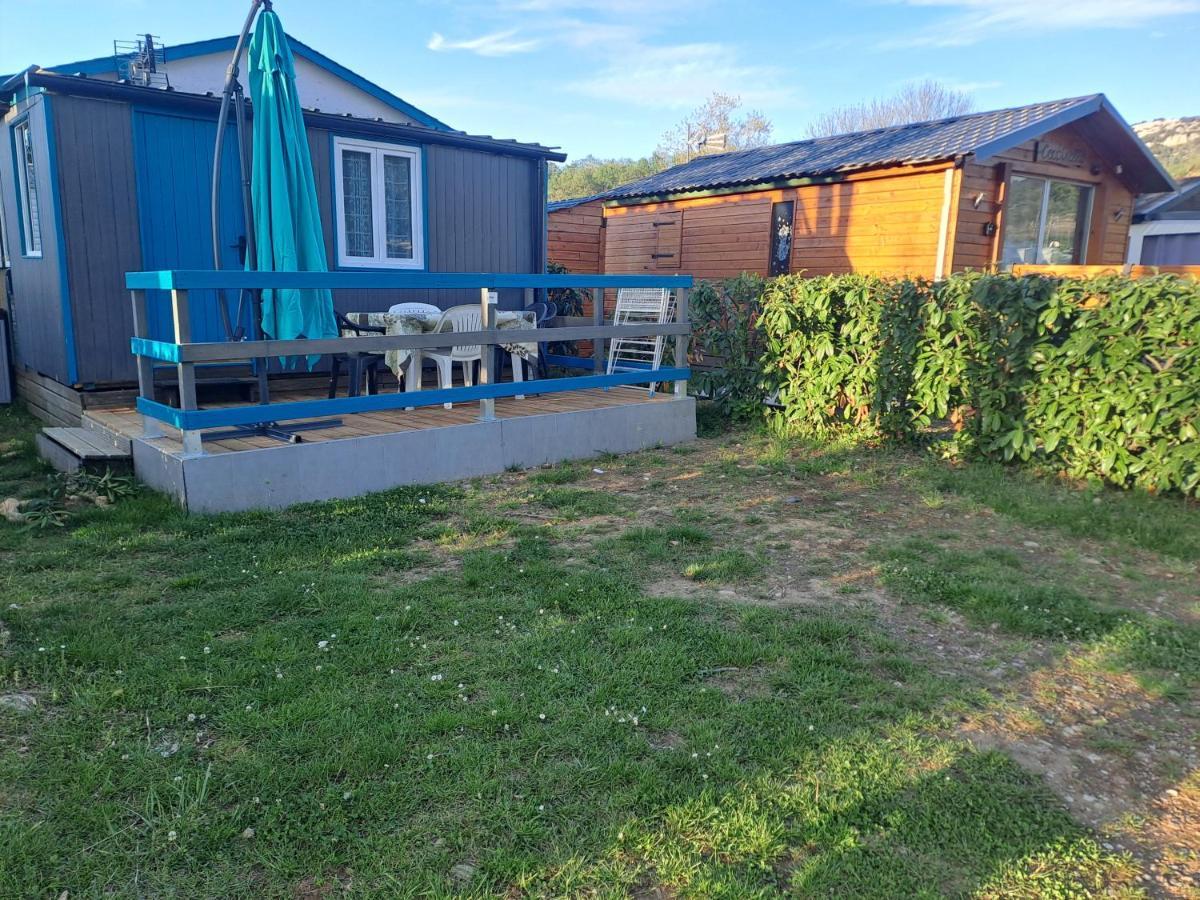 Hotel Chalet Pour 5 Personnes Equipe Sur Emplacement Privatif Dans Camping 4 Etoiles Appartenant Et Gere Par Un Particulier Foix Exterior foto