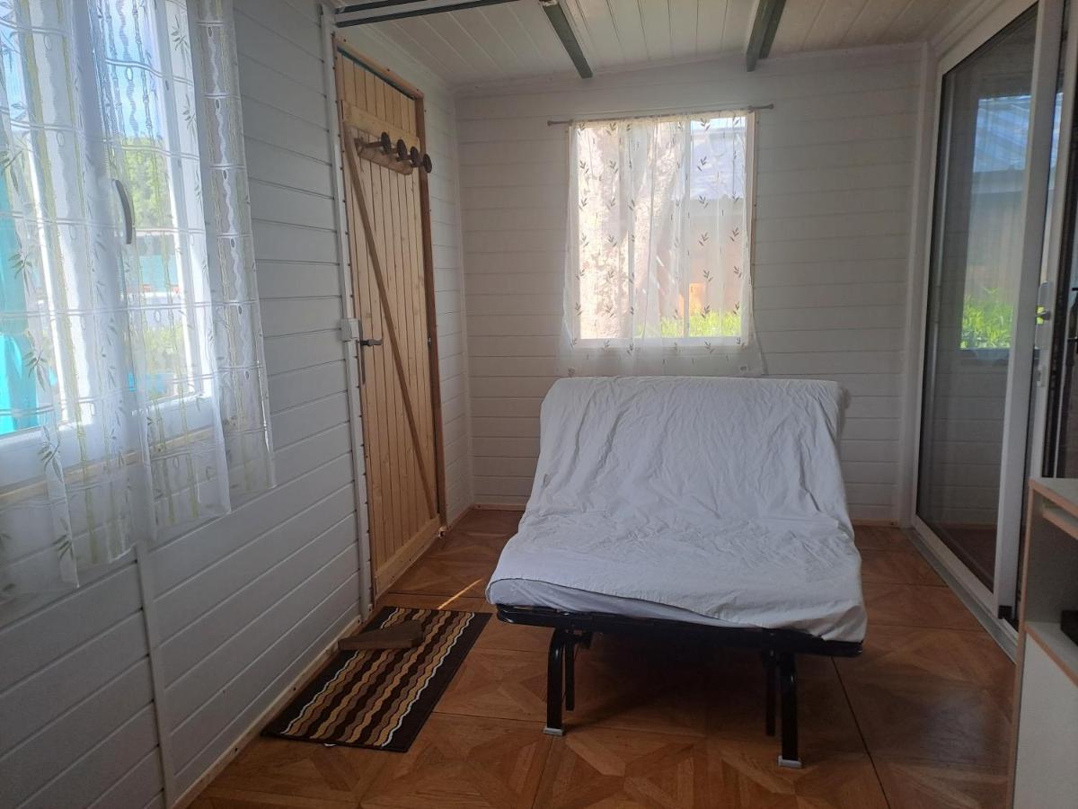 Hotel Chalet Pour 5 Personnes Equipe Sur Emplacement Privatif Dans Camping 4 Etoiles Appartenant Et Gere Par Un Particulier Foix Exterior foto